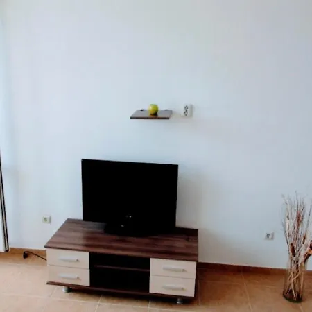 Charming 1-bed In Ахелой